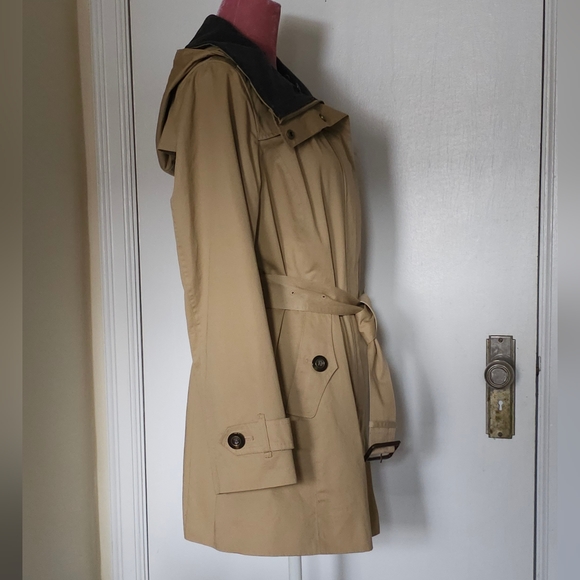 London Fog 3 season trench coat, size Medium. - Picture 12 of 15